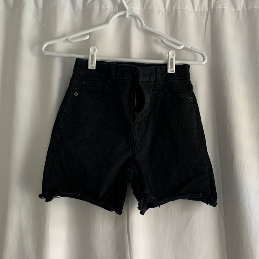 American Eagle - next level stretch -size 0- raw edge.  Like new.